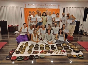 Курс по звуковой терапии с поющими чашами Школы Медитации SATYAM SHIVAM SUNDARAM (Индия)